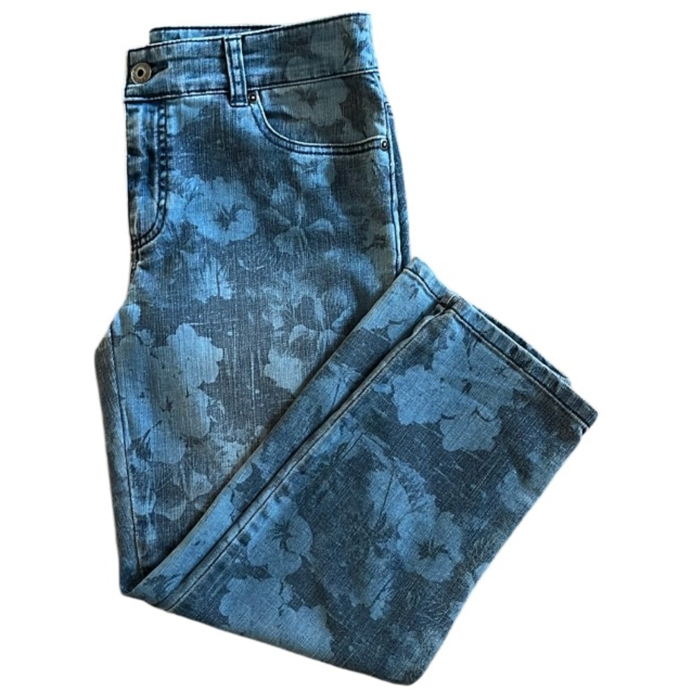 CHICOS PLATINUM DENIM FLORAL CAPRI JEAN SIZE: 00 (XS 2)